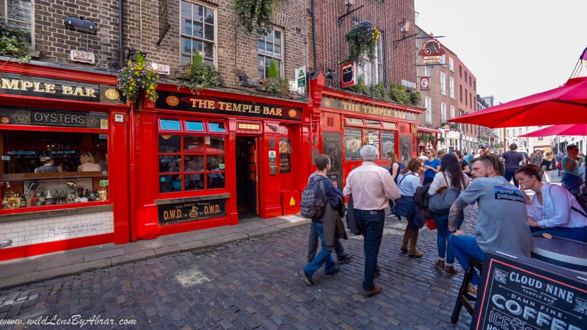 Temple Bar in Centre of Dublin is Full of Amazing Bar and Restaurants.