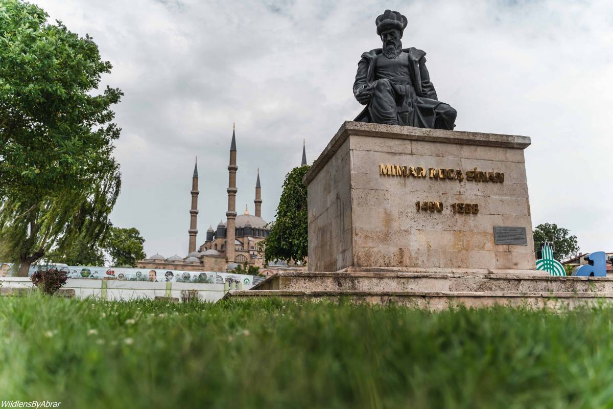 Statue of Mimar Koca Sinan