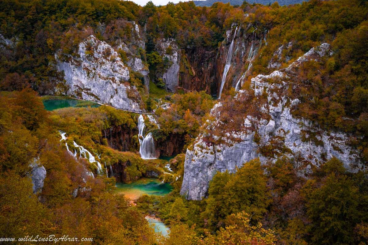Plitvice-lakes-national-park-in-autumn