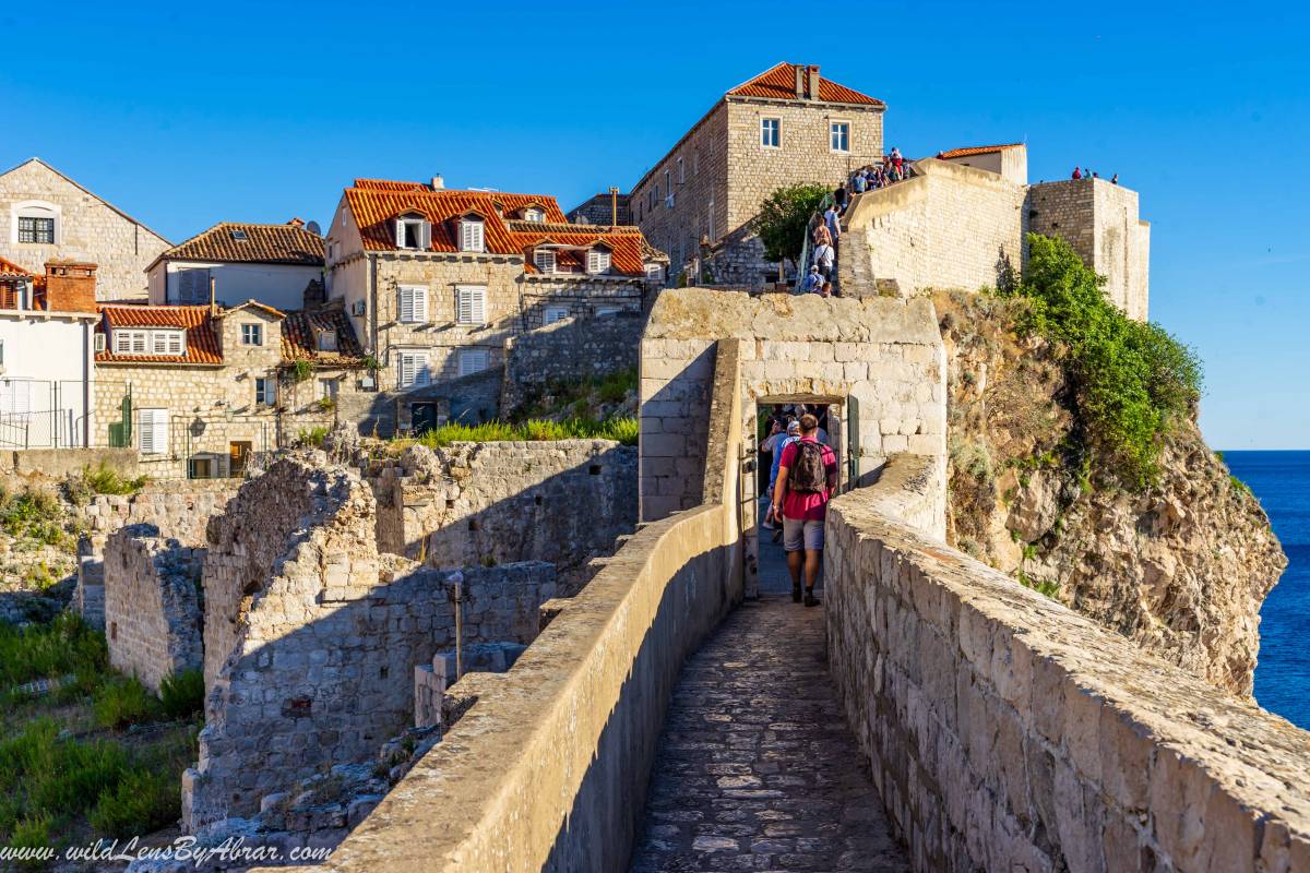 Dubrovnik - Walking on city walls circling around the old town