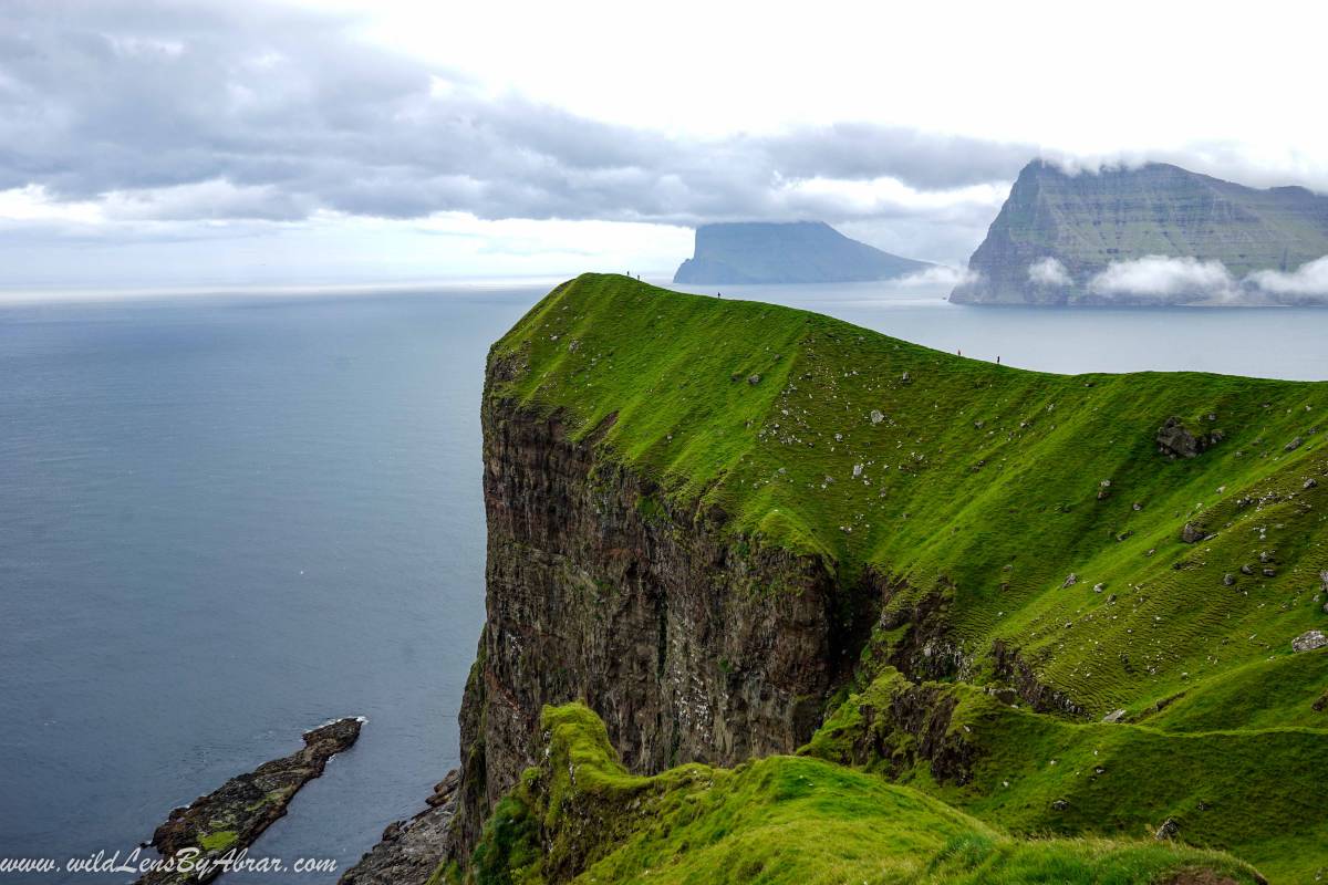 Pathway to the right side of the Kallur Lighthouse