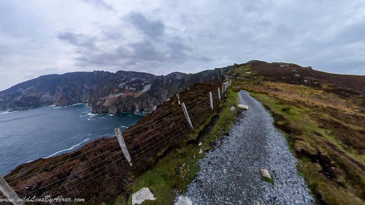 Hiking Path from Bunglass point to the Slieve League Cliffs