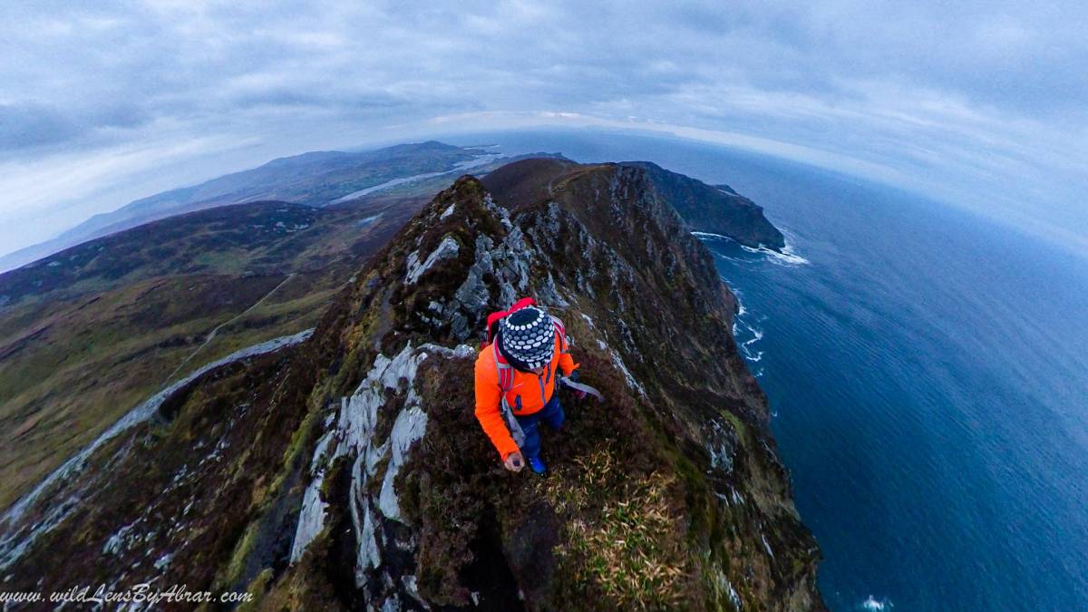Walking on the dramatic Slieve league Cliffs
