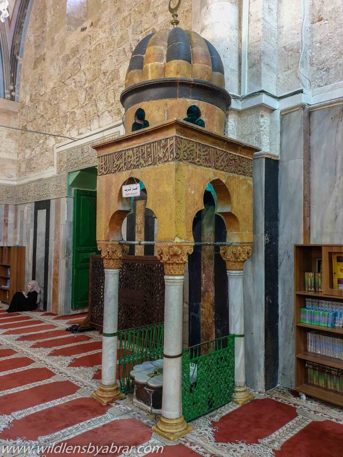 Underneath these pillars are the graves of Prophets which can be seen through small holes