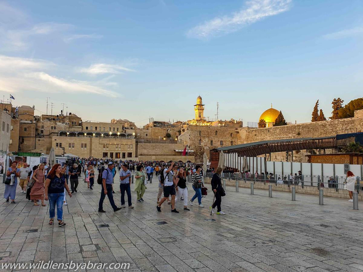 Visitors outside Temple Mount and Western Wall