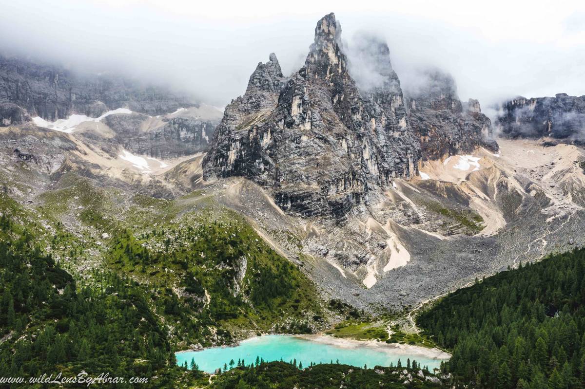 The Jaw-dropping Lago di Sorapis (picture taken with Drone)